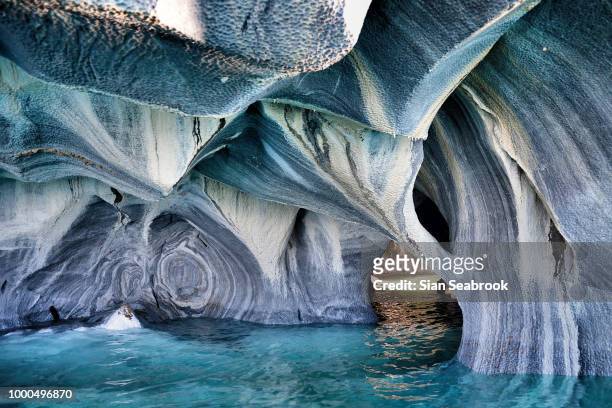 blue marble caves - chile stock-fotos und bilder
