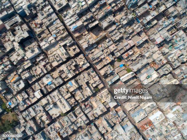 new delhi aerial view - indian slums fotografías e imágenes de stock