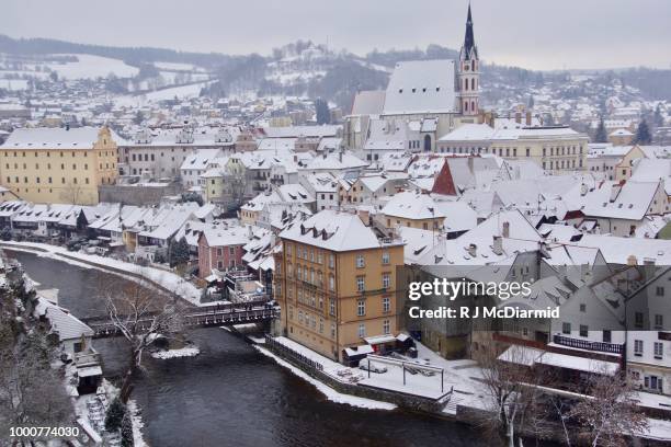 cesky krumlov in winter - cesky krumlov stock pictures, royalty-free photos & images