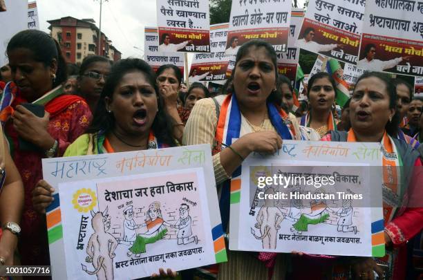 Party workers from Kalyan Dombivli carried out a march from Kalyan APMC market to the KDMC headquarters today protesting against the bad roads and...