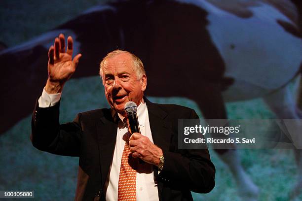 Boone Pickens attends a Celebration of America's Heritage at the National Musuem of the American Indian on May 20, 2010 in Washington, DC.