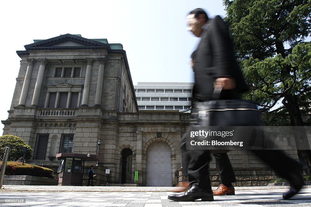 BOJ to Provide One-Year Loans To Tackle Deflation