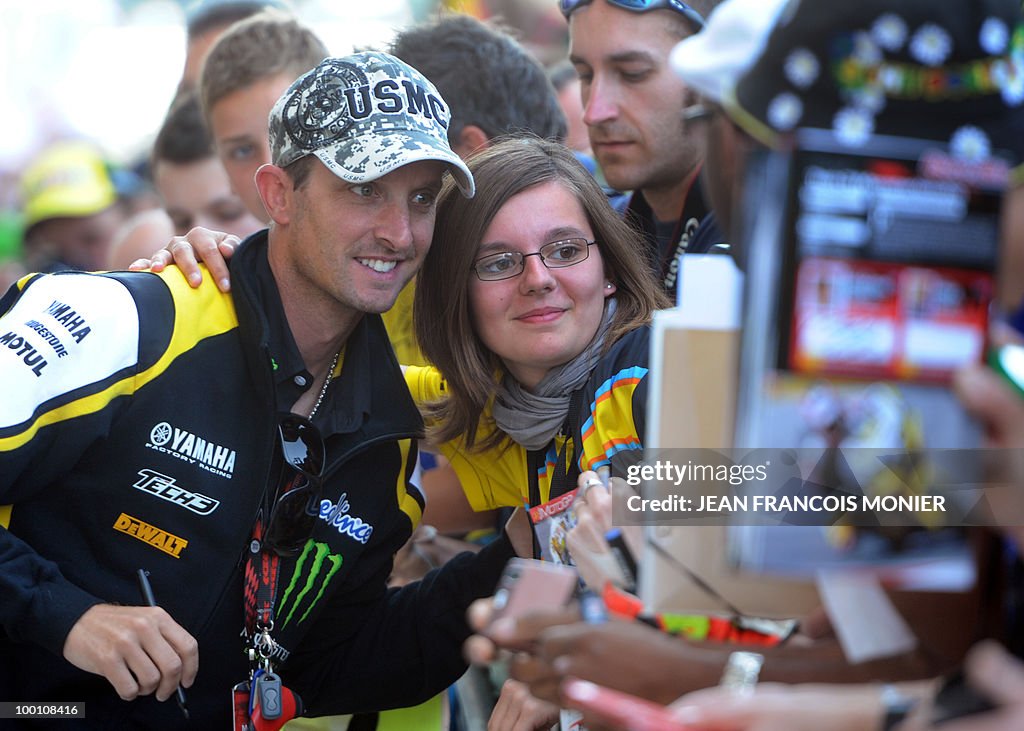 Yamaha Tech3's US rider Colin Edwards po