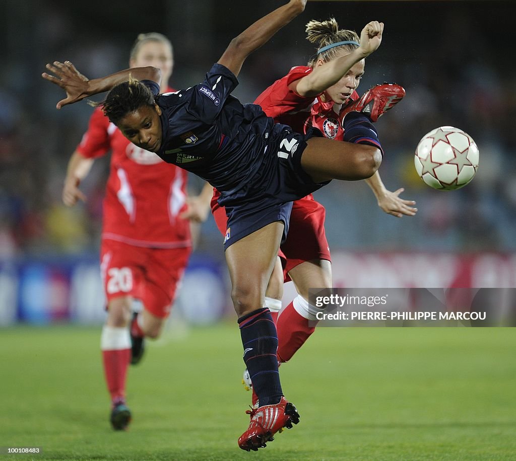 Olympique Lyonnais' forward Elodie Thomi