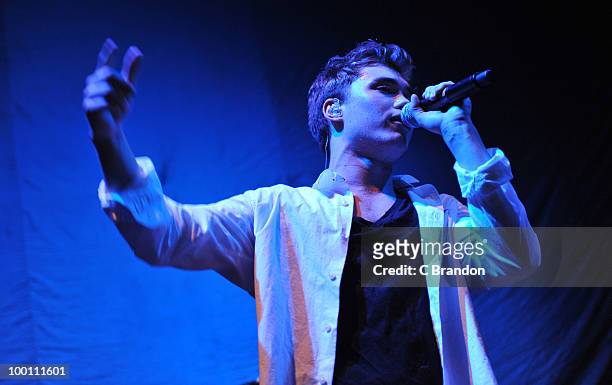 Alex Gardner performs on stage at Hammersmith Apollo on May 19, 2010 in London, England.