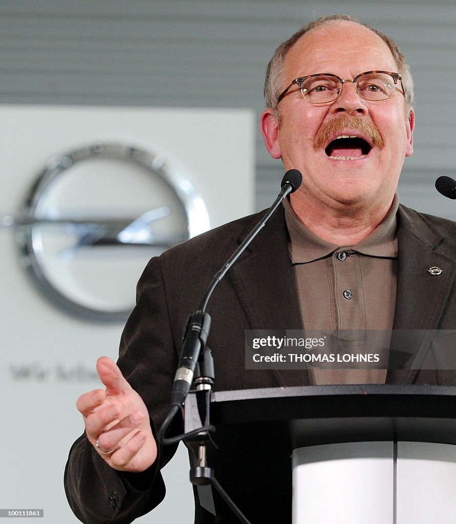 The leader of the Opel works council Kla