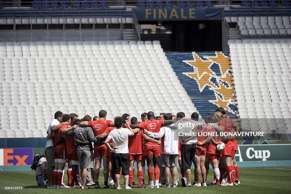 Biarritz Olympique's players concentrate