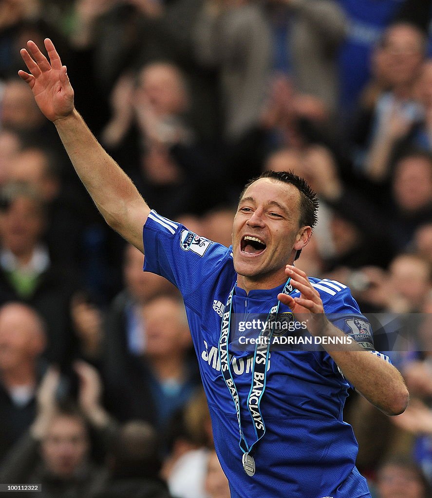 Chelsea's captain John Terry celebrates