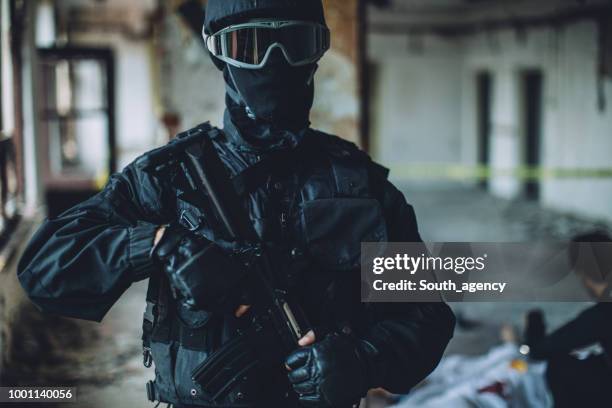 swat - macacão de limpeza imagens e fotografias de stock