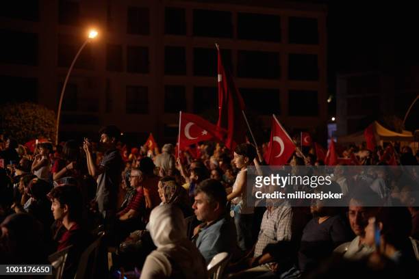 de viering van de democratie in turkije - 4th of july stockfoto's en -beelden