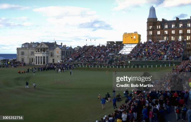 Overall view of naked male streaker running across No 18 hole during tournament at Old Course.. St. Andrews, Scotland 7/20/1995 -- 7/23/1995 CREDIT:...