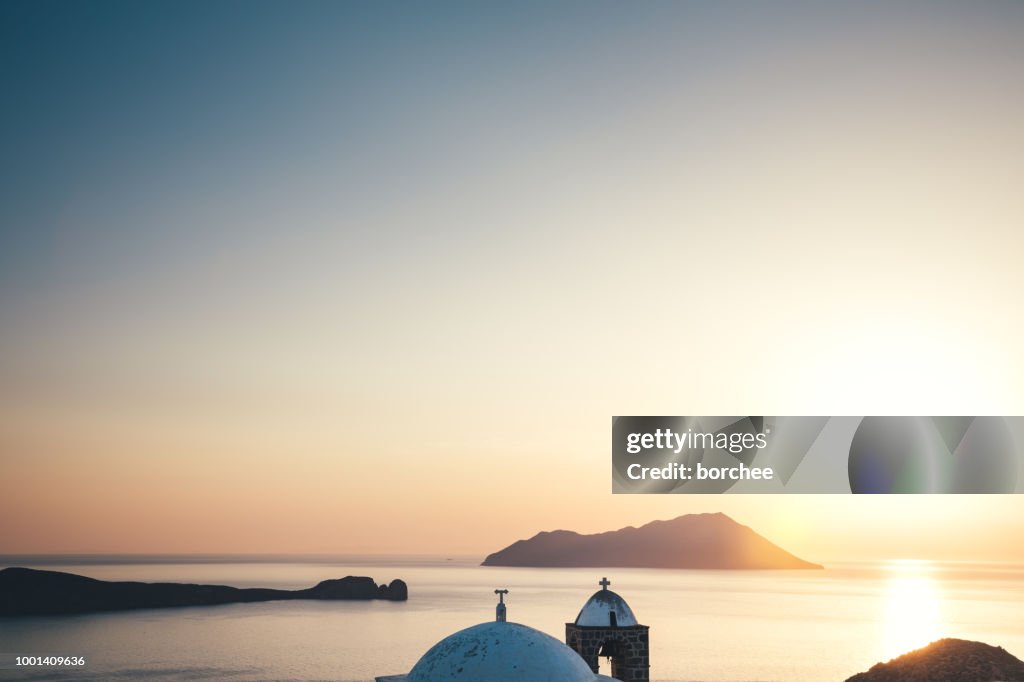 Den Sonnenuntergang In Milos