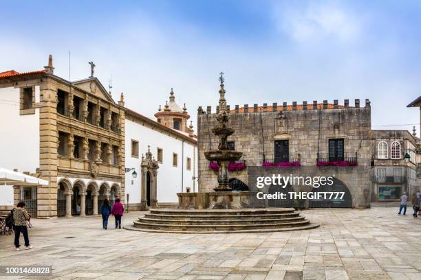 viana castelo stad in noord-portugal en stadhuis - viana do castelo district stockfoto's en -beelden