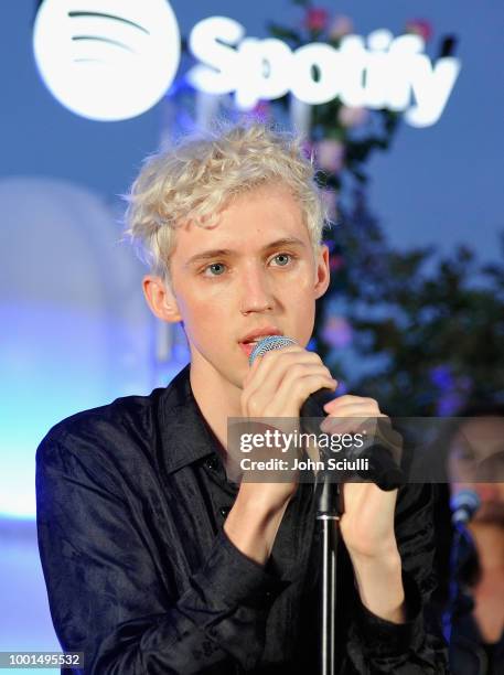 Troye Sivan Photos and Premium High Res Pictures - Getty Images
