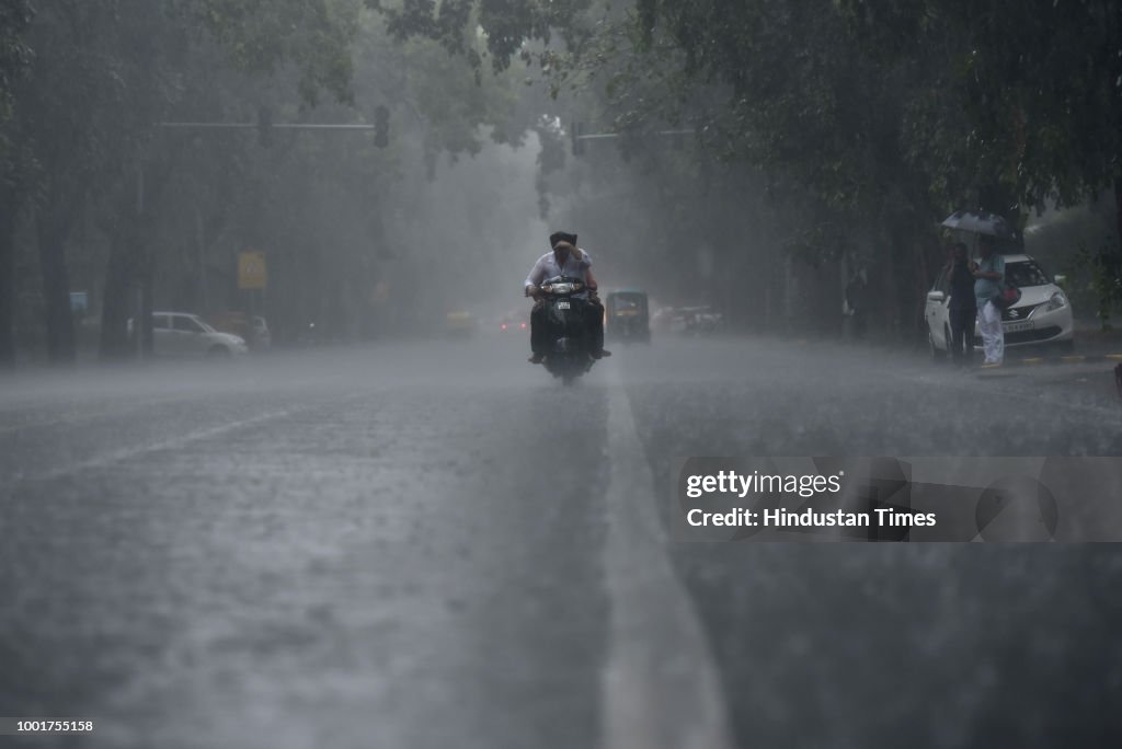 Heavy Rains Lash Delhi-NCR, Lead To Water Logging, Traffic Disruptions