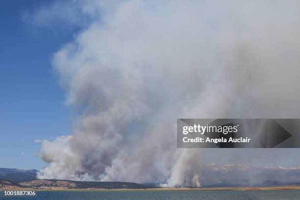 forest fire in summit county, colorado - south park stock pictures, royalty-free photos & images