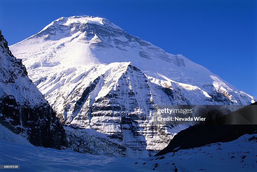 DHAULAGIRI MOUNTAIN IN NEPAL