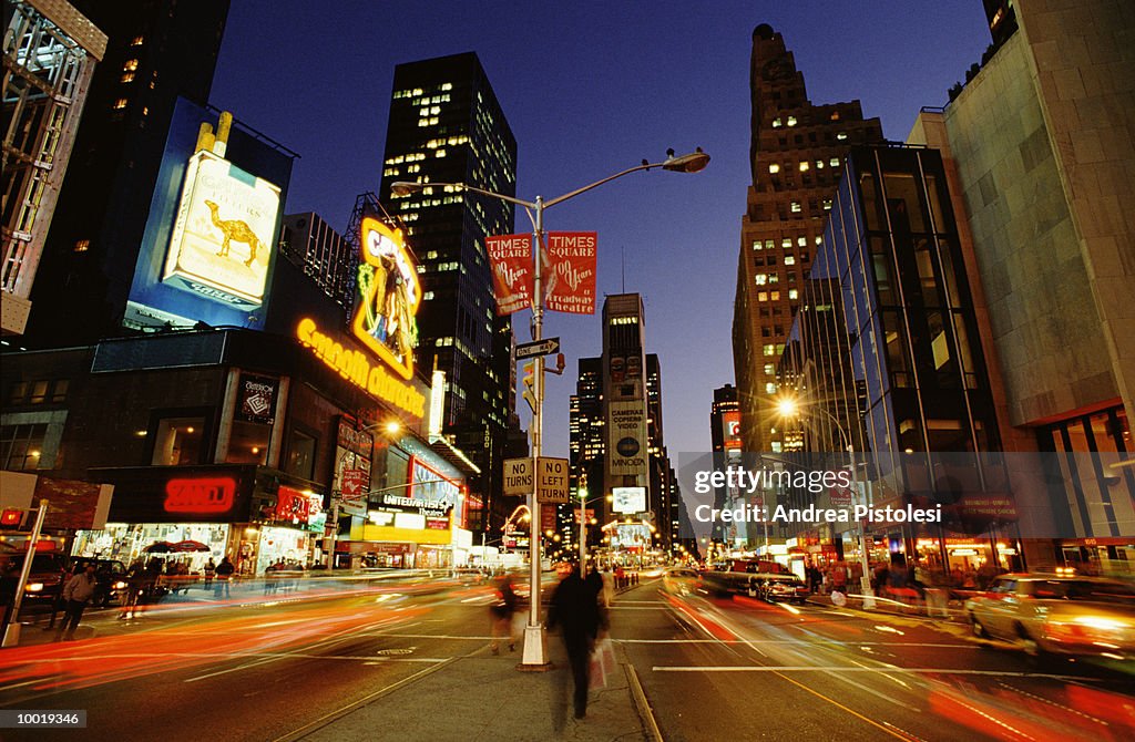 TIME SQUARE & LIGHTS AT NIGHT IN NEW YORK