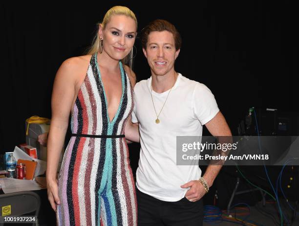 Skier Lindsey Vonn and snowboarder Shaun White pose in the Green Room at the Nickelodeon Kids' Choice Sports 2018 at Barker Hangar on July 19, 2018...