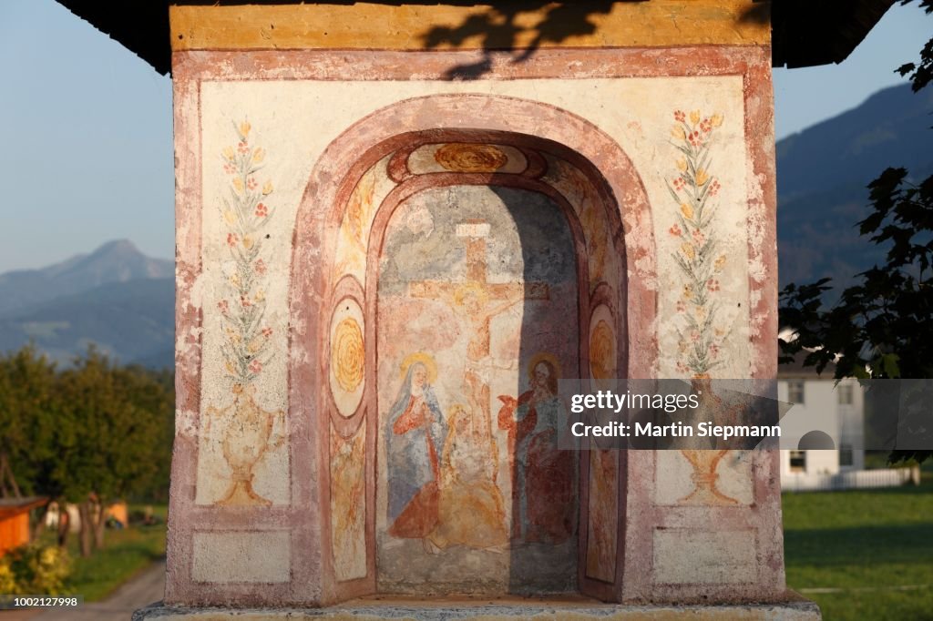 Gundersheim Wayside Shrine Gundersheim Upper Gailtal Valley Carinthia Austria High ...