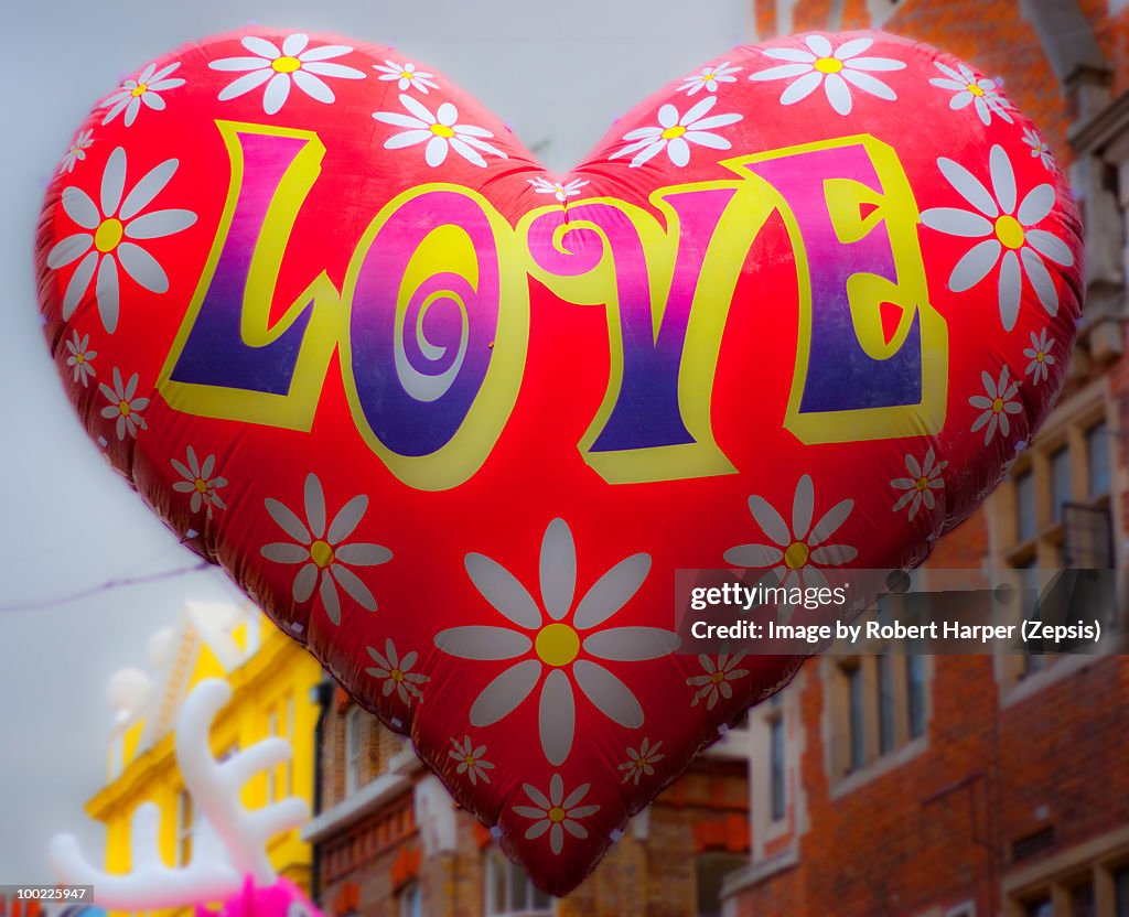 Love sign balloon
