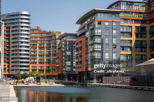 weergave van de paddington basin residentiële architectuur in londen - hospitality lounge at the longines global champions tour of london stockfoto's en -beelden