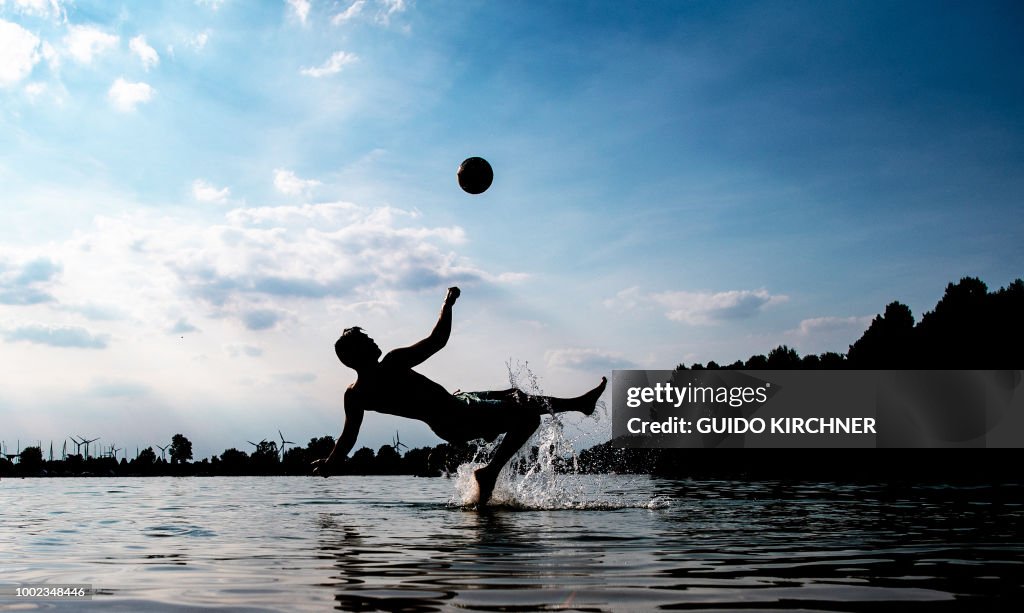 TOPSHOT-GERMANY-NATURE-LAKE-LIFESTYLE