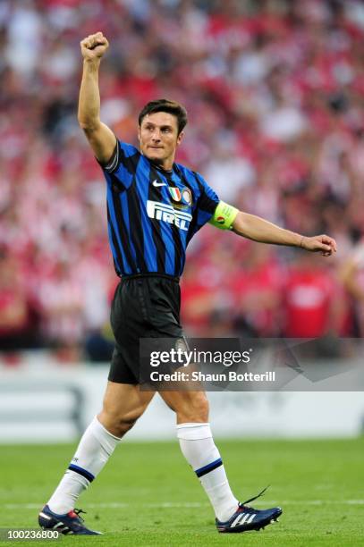 Javier Zanetti of Inter Milan celebrates his team's first goal during the UEFA Champions League Final match between FC Bayern Muenchen and Inter...