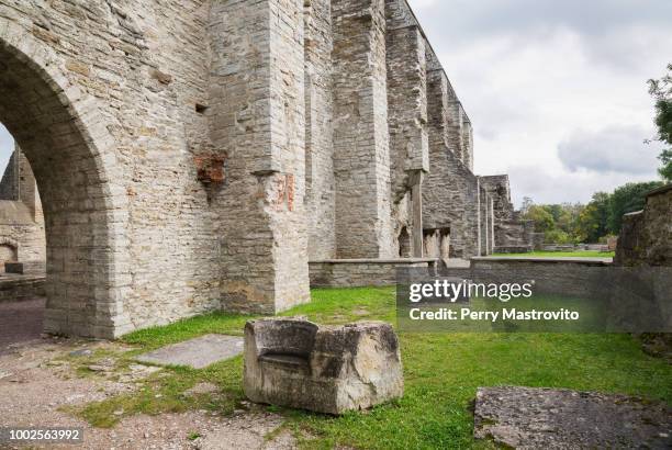 old gothic ruins - convento foto e immagini stock