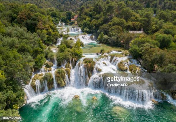 cascades du parc national de krka, croatie - dalmatie croatie photos et images de collection