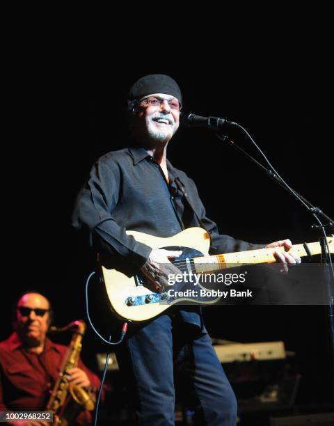 Dimucci 373 Dion Dimucci Photos & High Res Pictures - Getty Images