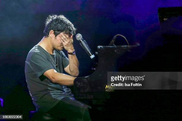 Singer Jamie Cullum performs on stage during the Thurn & Taxis Castle Festival 2018 on July 20, 2018 in Regensburg, Germany.
