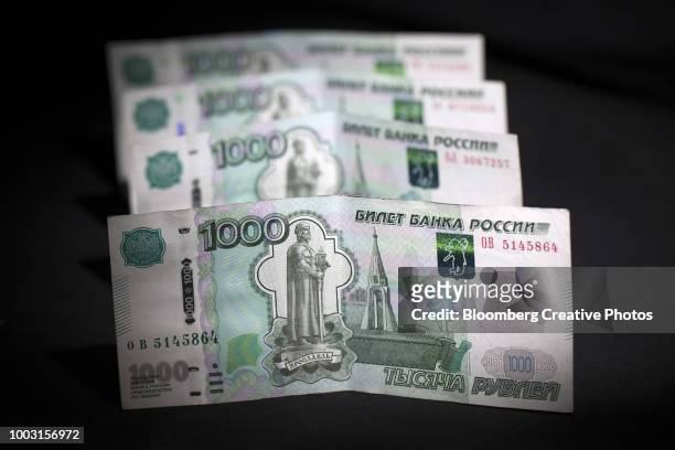 russian 1000 ruble currency banknotes - 1000 stock pictures, royalty-free photos & images