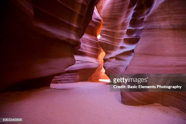 antelope canyon - slot canyon fotografías e imágenes de stock