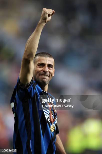 Walter Samuel of Inter Milan celebrates his team's victory at the end of the UEFA Champions League Final match between FC Bayern Muenchen and Inter...