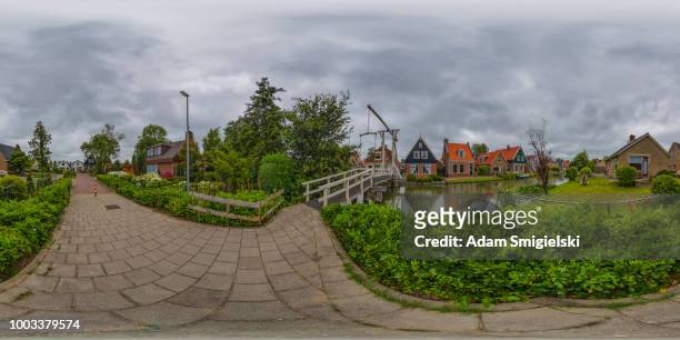 de rijp - pequena aldeia holandesa histórica (panorama de 360 graus hdri) - hdri 360 - fotografias e filmes do acervo