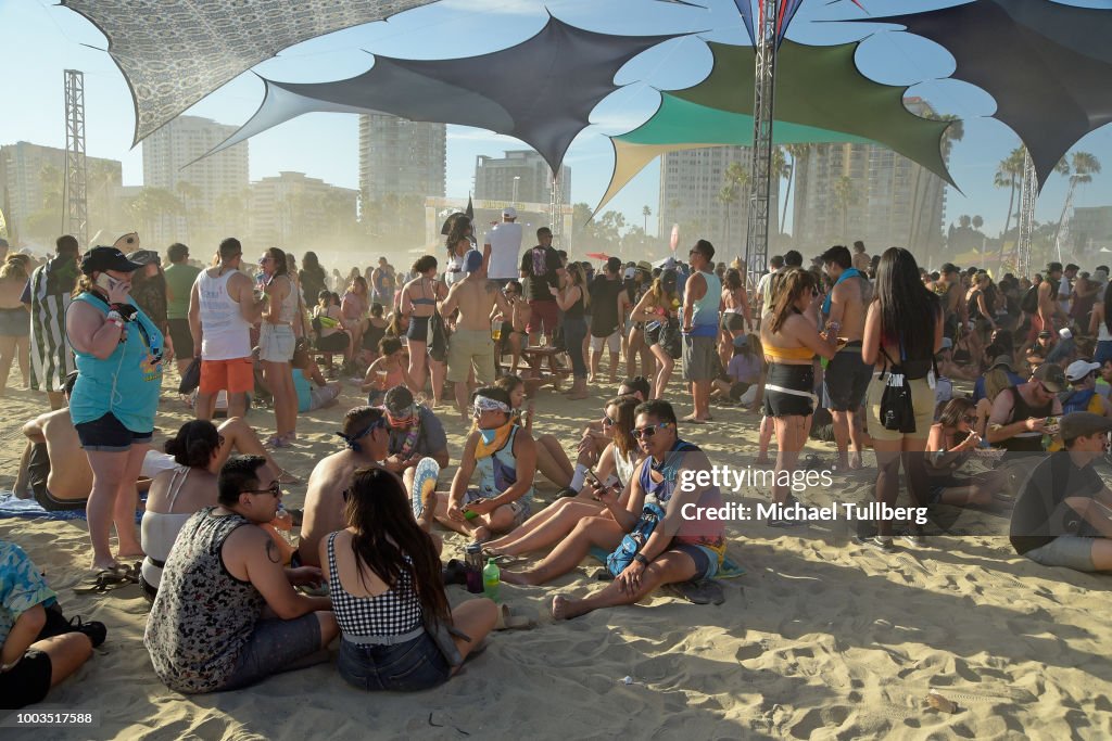 Kaskade Hosts Sun Soaked Outdoor Beach Party - Long Beach, CA