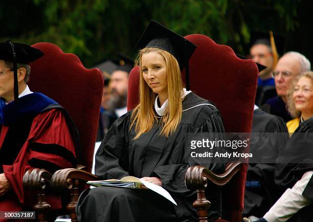 Lisa Kudrow attends the Vassar College 2010 commencement at Vassar College on May 23, 2010 in Poughkeepsie, New York.