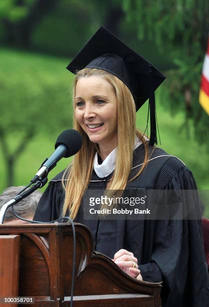 Lisa Kudrow attends the Vassar College commencement at Vassar College on May 23, 2010 in Poughkeepsie, New York.