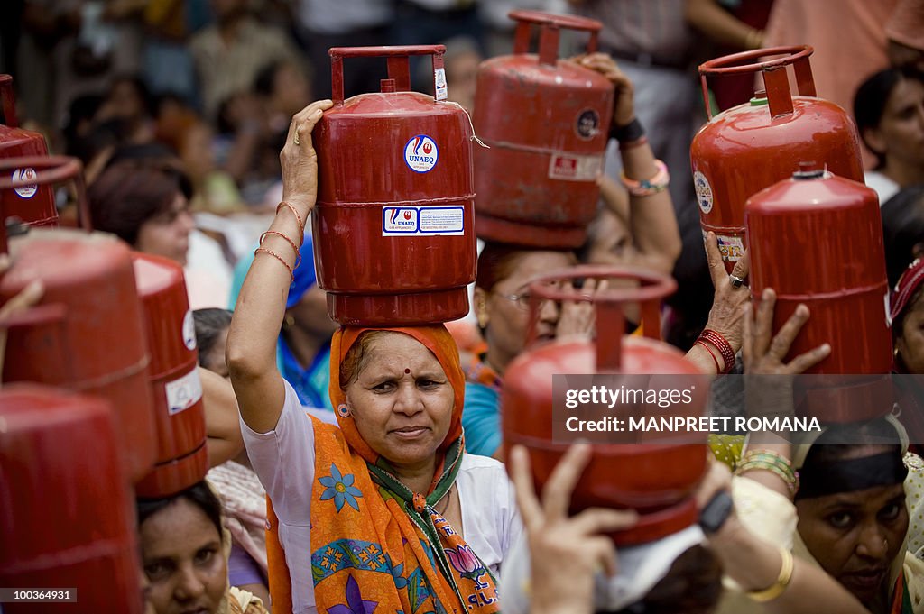 Supporters of the opposition Bharatiya J