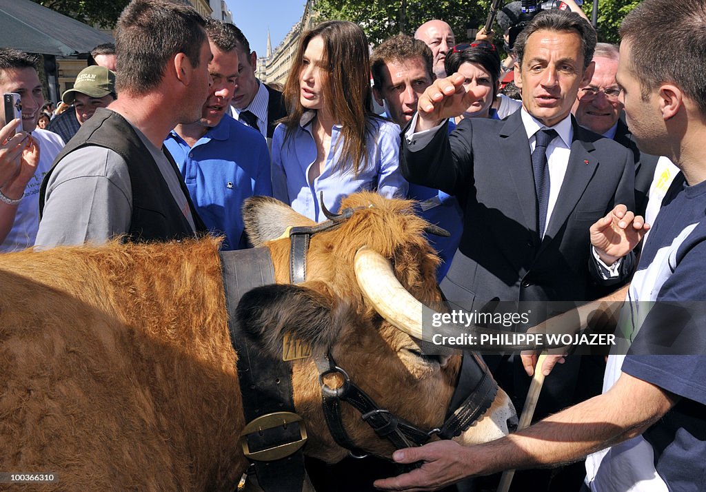 French President Nicolas Sarkozy (2nd R)