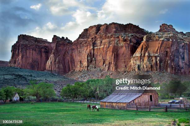 capitol reef national park - capitol reef national park stock-fotos und bilder