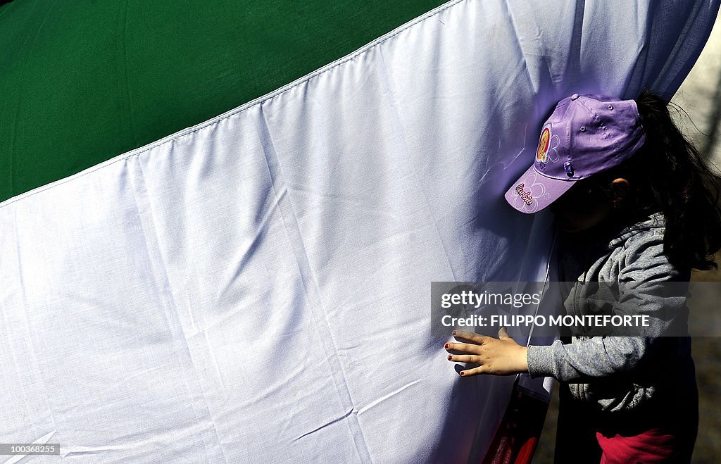 A young supporter of the Italian footbal