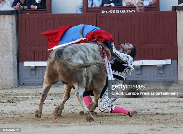 Bullfighter Injuries Bullfighter Julio Aparicio Photos and Premium High Res Pictures - Getty ...