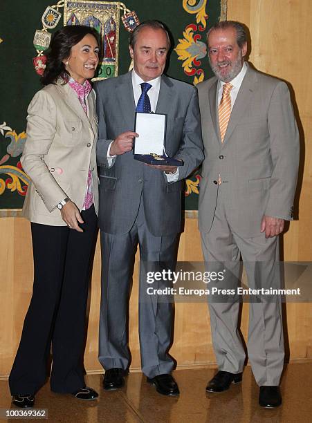 Rosa Aguilar, Jose Antonio Maldonado and Fernando Rodriguez Villalobos attend the Seville Golden Medal Ceremony at Seville Province Day on May 23,...