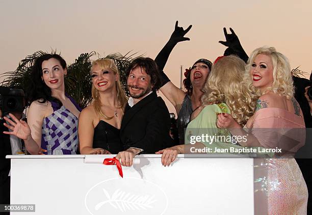 Evie Lovell, Julie Atlas Muz, Mathieu Amalric, Kitten on the Keys, Dirty Martini and Mimi Le Meaux attend the Palme d'Or Award Ceremony Photo Call...