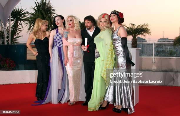 Evie Lovell, Julie Atlas Muz, Mathieu Amalric, Kitten on the Keys, Dirty Martini and Mimi Le Meaux attend the Palme d'Or Award Ceremony Photo Call...