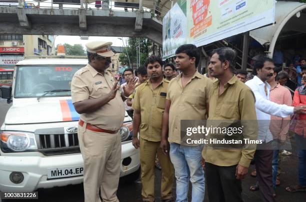 Kalyan RTO chief Sanjay Sasane visits an auto stand at Dombivli station, motivates them to take an oath towards following all the norms while plying...