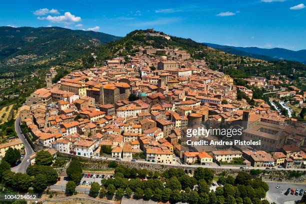 cortona town, tuscany, italy - arezzo stock-fotos und bilder