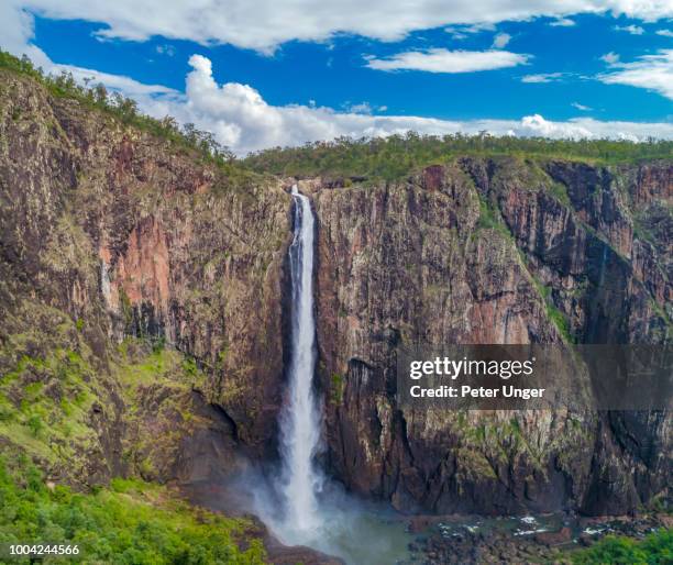 Qld Waterfall Tall Waterfalls Photos and Premium High Res Pictures - Getty Images